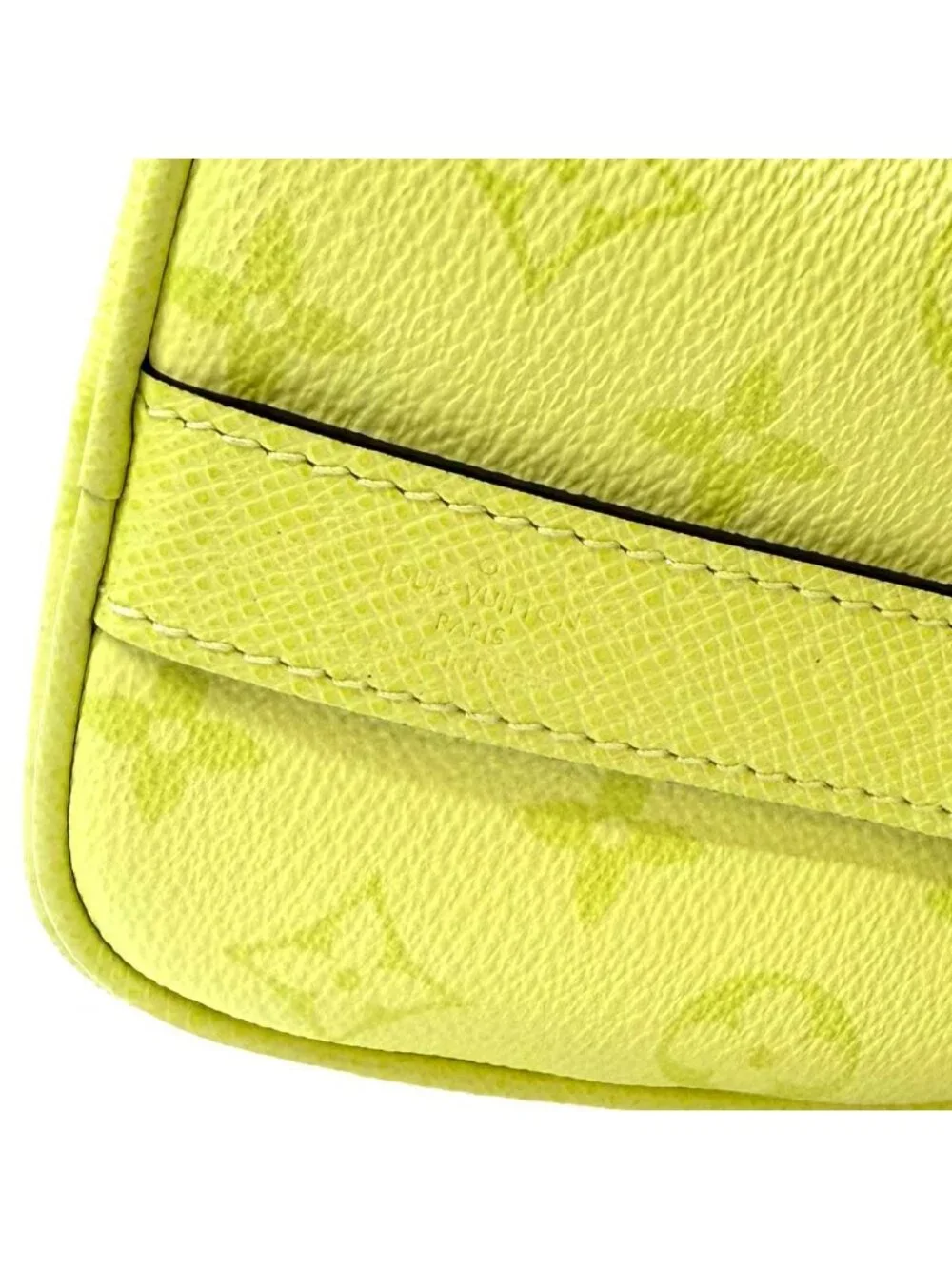 Louis Vuitton Taigarama Keepall Bandouliere 25 2-Way Bag Lemon Yellow